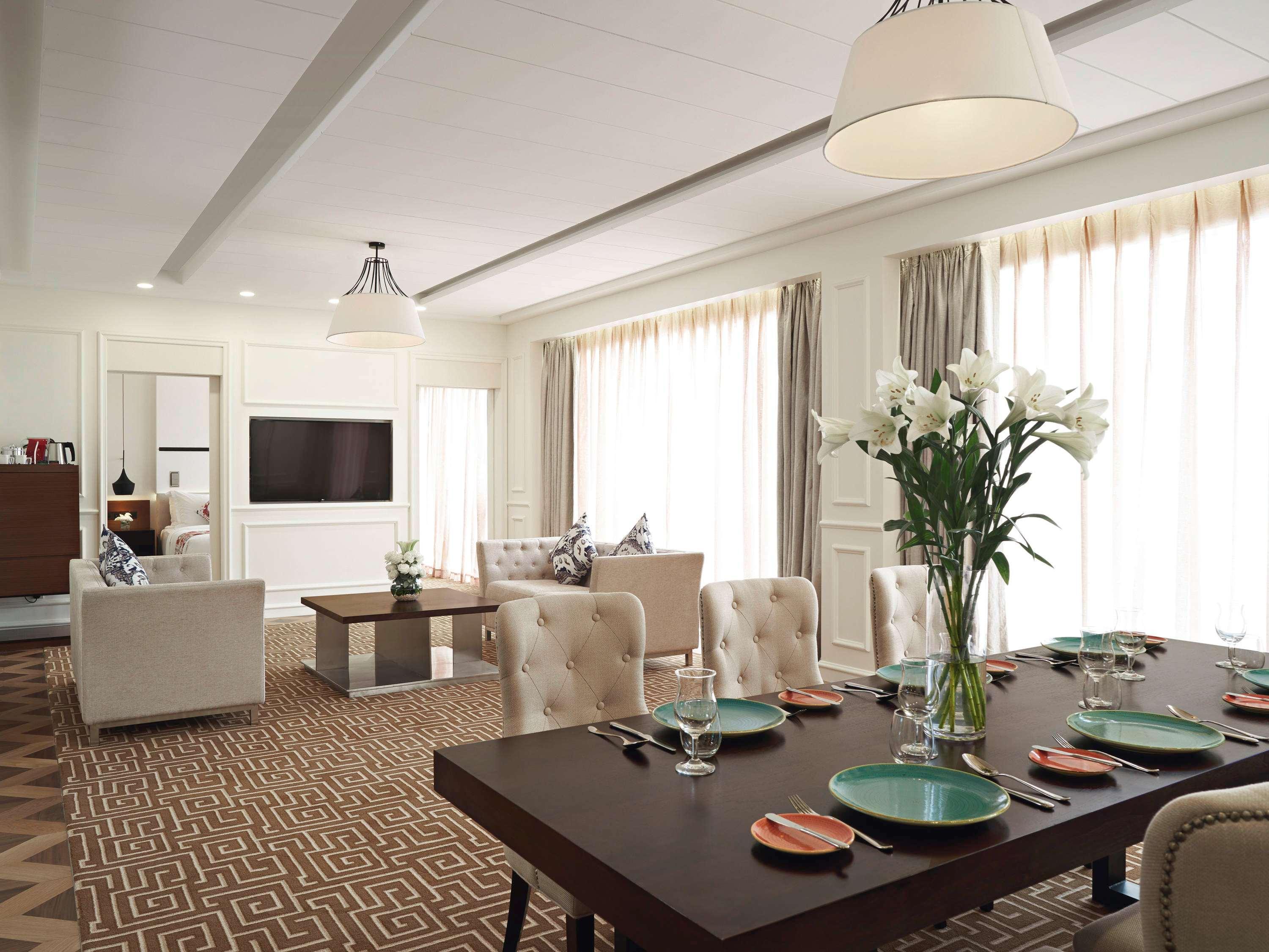 เมอเวนปิค โฮเต็ล แอนด์ คอนเวนชั่น เซ็นเตอร์ เคแอลไอเอ Hotel เซปัง ภายนอก รูปภาพ A suite at the hotel