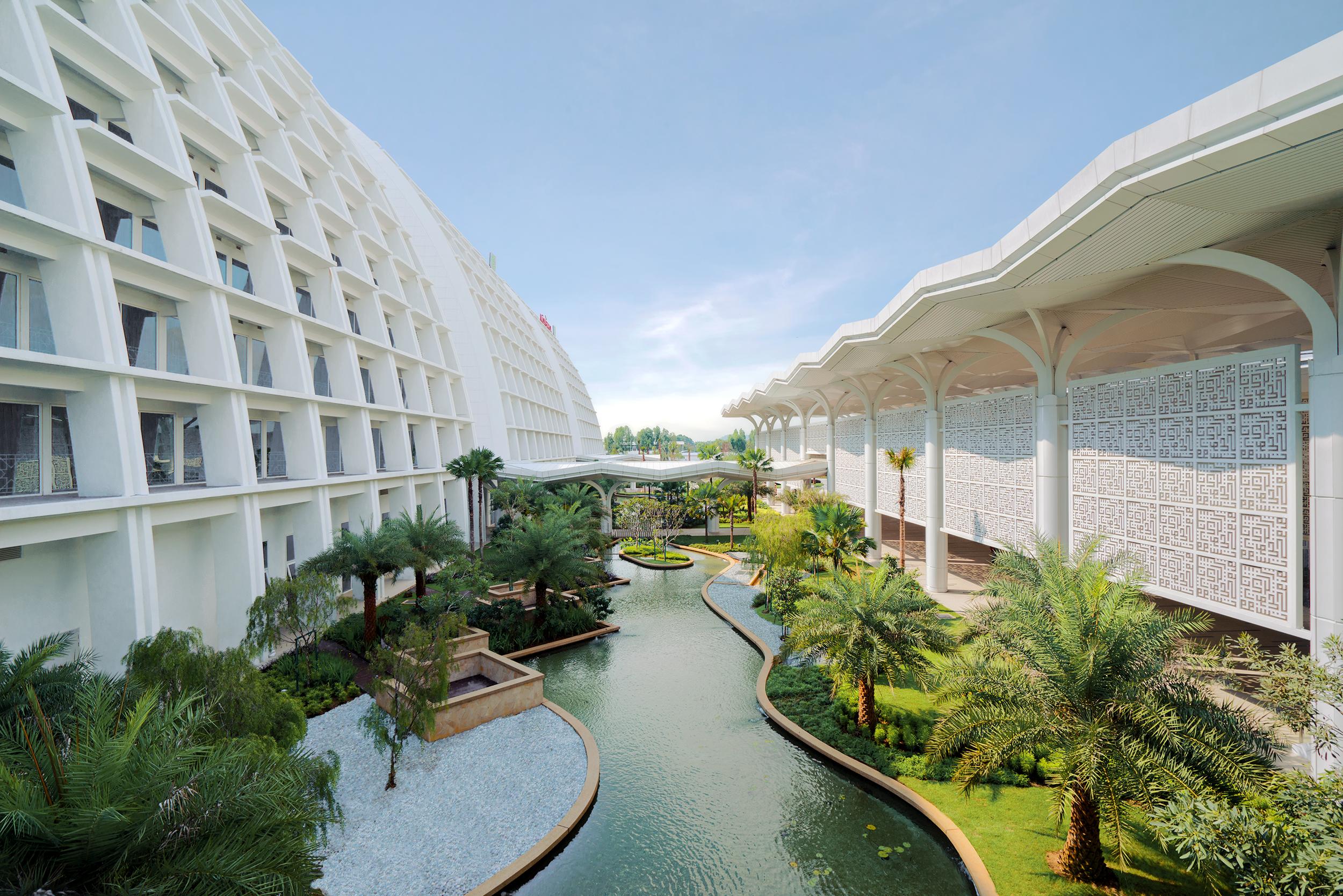 เมอเวนปิค โฮเต็ล แอนด์ คอนเวนชั่น เซ็นเตอร์ เคแอลไอเอ Hotel เซปัง ภายนอก รูปภาพ The River of Life