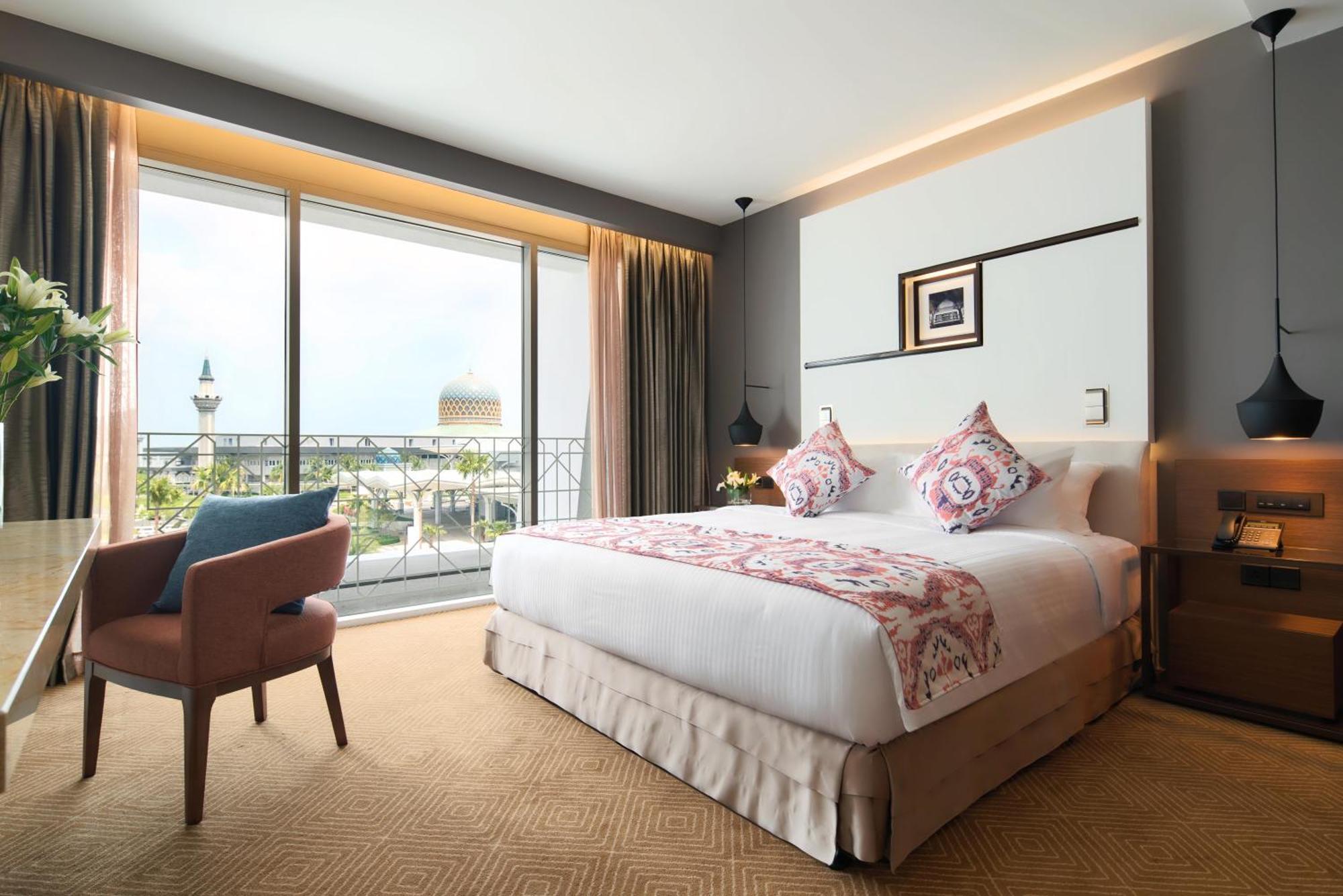 เมอเวนปิค โฮเต็ล แอนด์ คอนเวนชั่น เซ็นเตอร์ เคแอลไอเอ Hotel เซปัง ภายนอก รูปภาพ