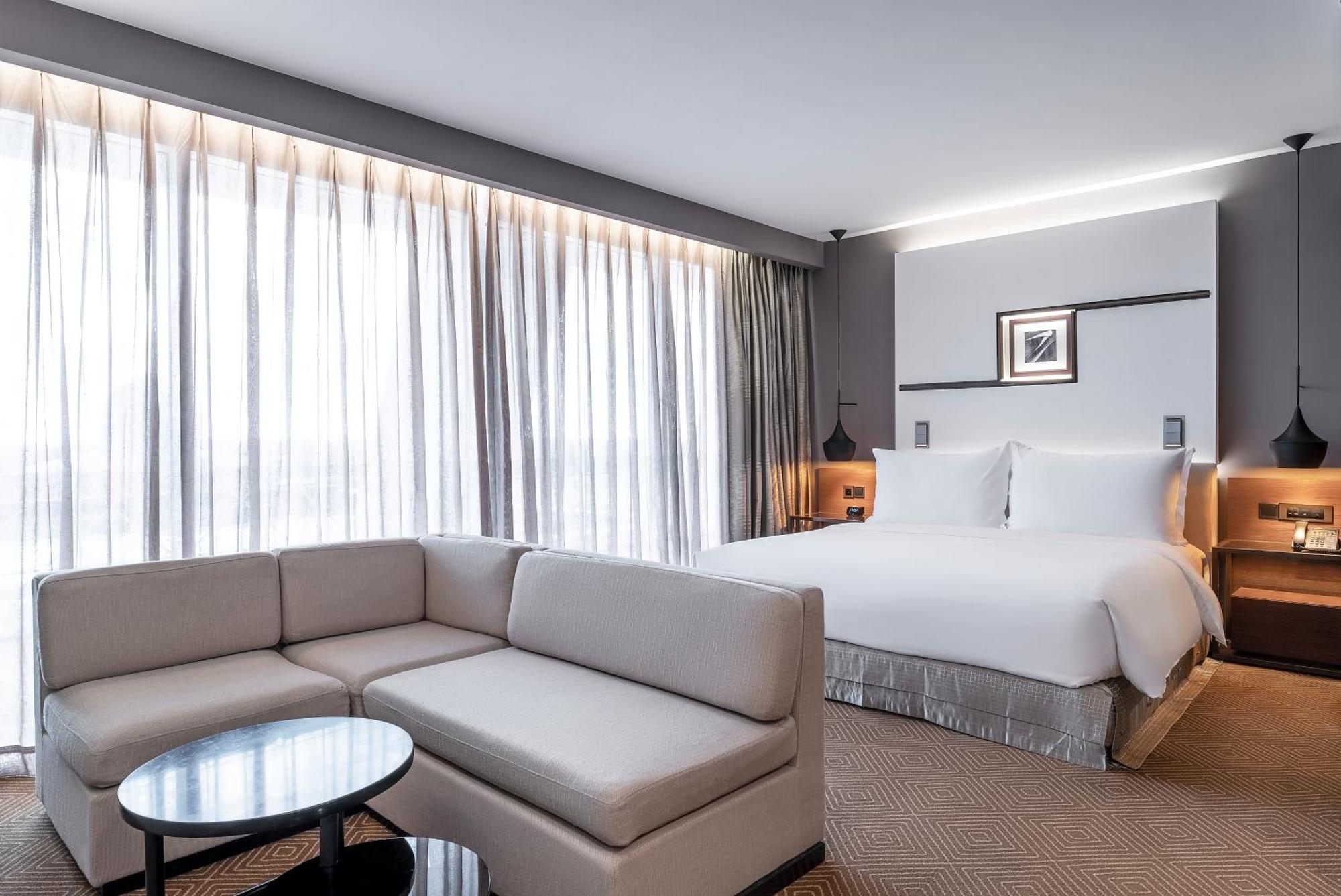 เมอเวนปิค โฮเต็ล แอนด์ คอนเวนชั่น เซ็นเตอร์ เคแอลไอเอ Hotel เซปัง ภายนอก รูปภาพ